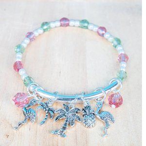 ❤️NWT BOUTIQUE TROPICAL TREASURES PINK AND GREEN BEADED STRETCH BRACELET